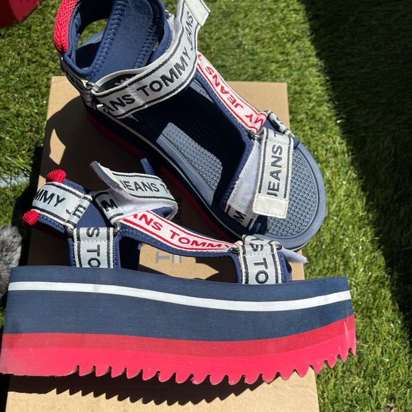 Tommy Hilfiger sandals - Picture 2 of 5
